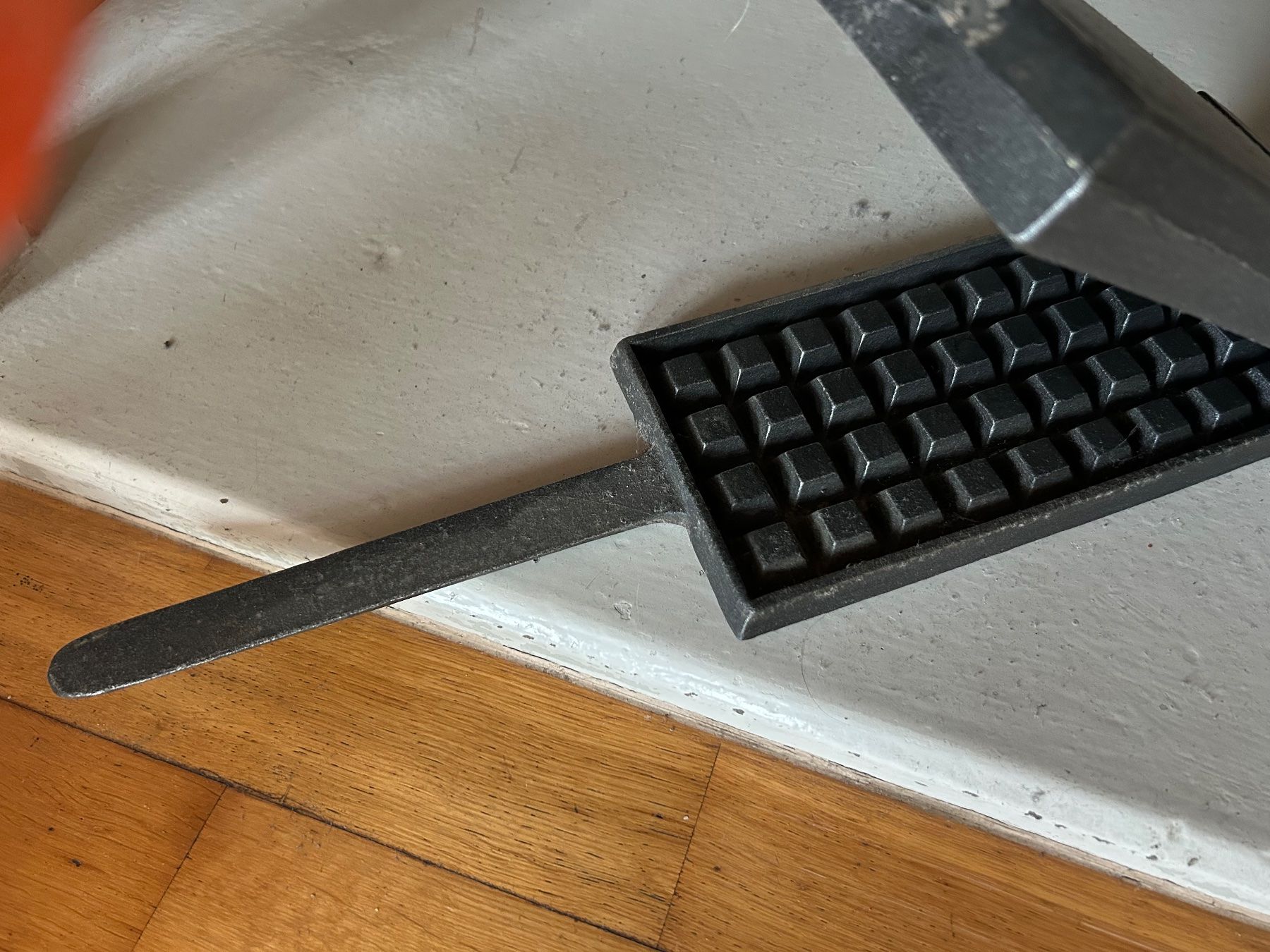 Teglie da forno: Waffeleisen antik, Gusseisen – Usato da Seuzach venduto da Megane1