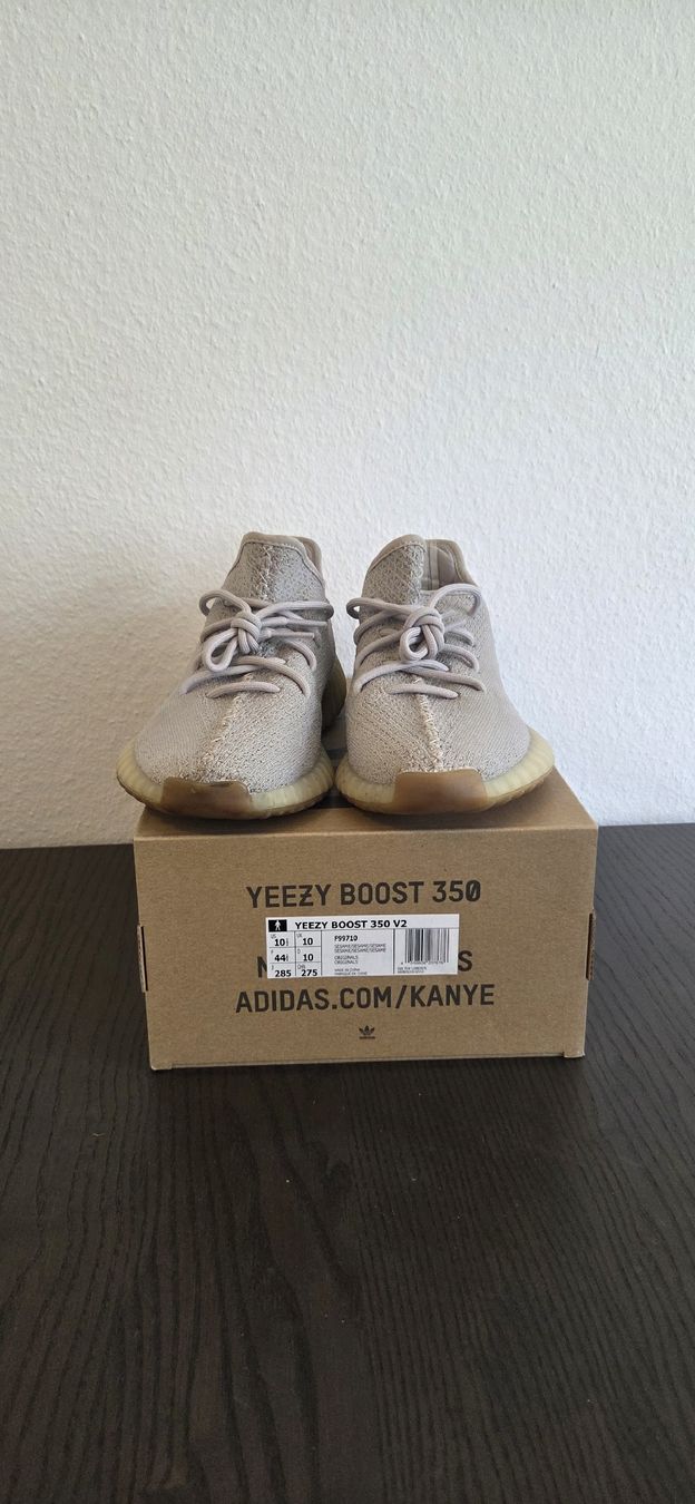 Adidas Scarpe da uomo: Adidas Yeezy Boost 350 V2 – Usato da Basel venduto da Localheatmarket 1