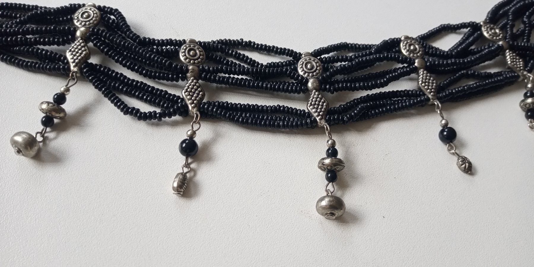 Catenine: Antike Kette Choker schwarze Perlen Gothik Gothic Boho Ethno – Usato da St. Gallen venduto da Hereplaysmusic 2