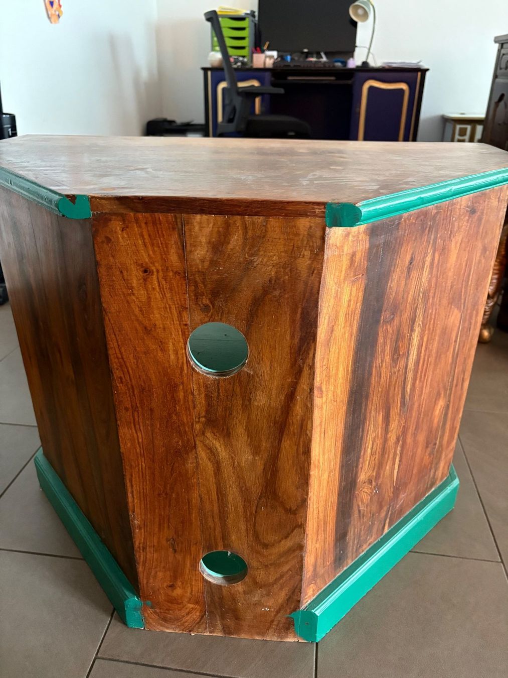 TV Möbel: Rustikales Eckmöbel/TV-Möbel aus Holz, Vintage Look – Gebraucht aus Ehrendingen von leoman18 8