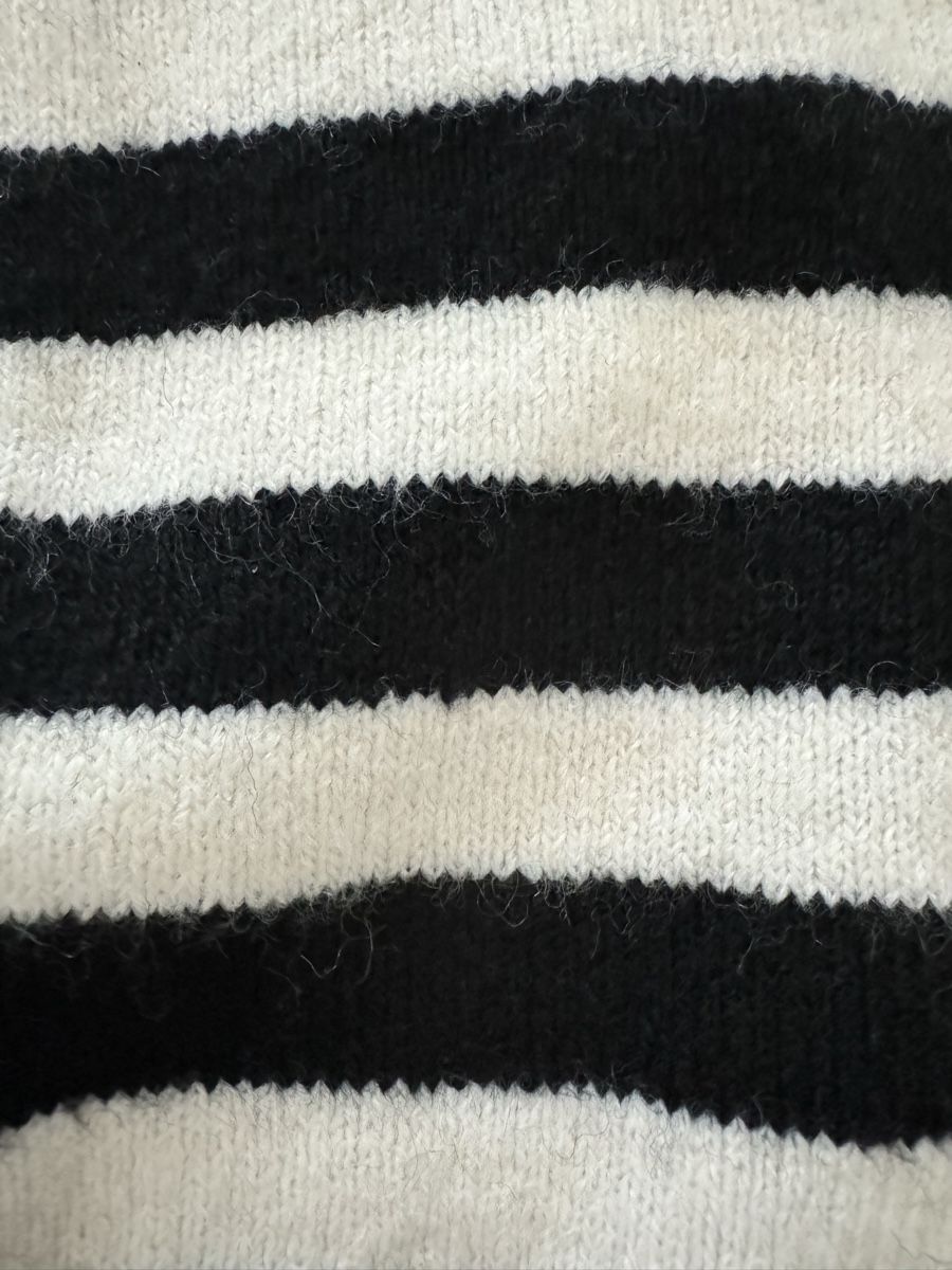 H&M Maglioni & Felpe: Schwarzer & Weisser Kurzarm-Pullover Gr. XS – Nuovo (secondo la descrizione) da Beringen venduto da ste_bh8w 1