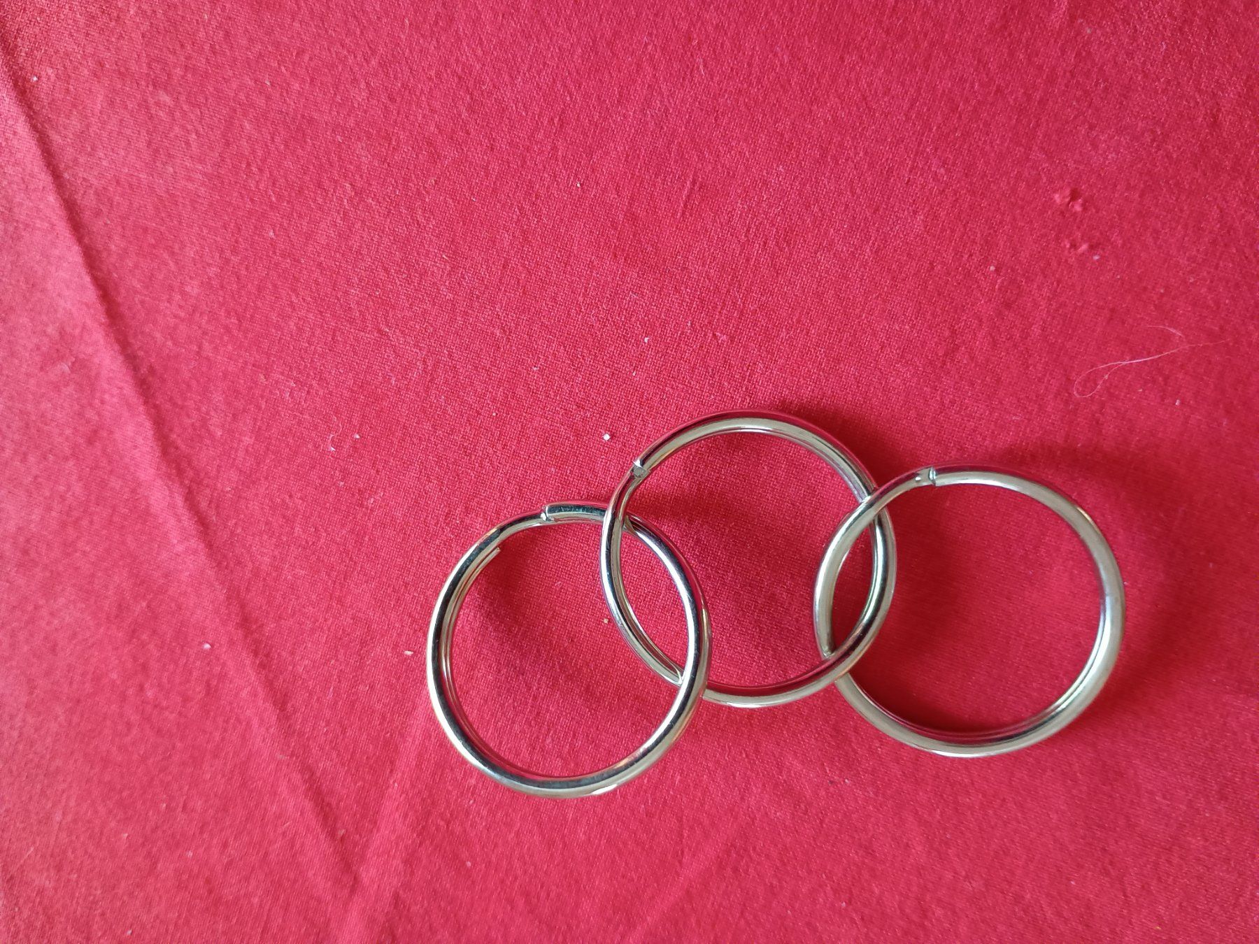 Portachiavi: 3 Stk. Schlüsselringe: ca. 3 cm – Nuovo (secondo la descrizione) da Buchs AG venduto da ReaNaTsch