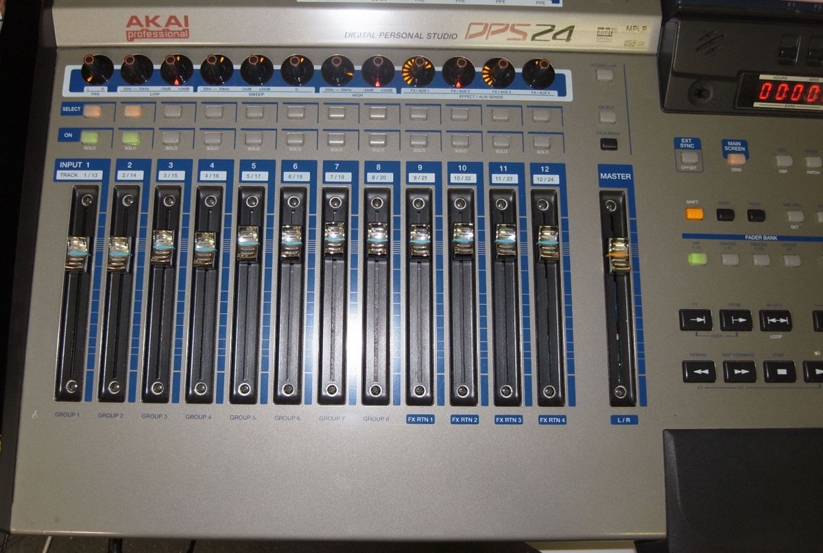 Akai Mischpulte: Akai DPS24 Digital Personal Studio - Top Zustand! – Gebraucht aus Meilen von Shadow80 8