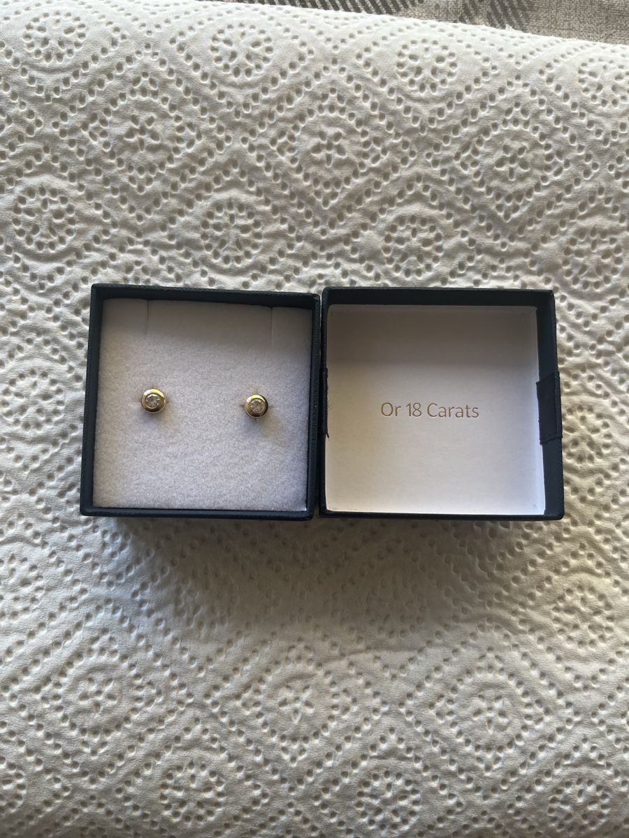 Orecchini pendenti & Orecchini a lobo: Clous d oreilles en or – Usato da Fully venduto da Sassa68