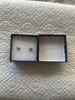 Clous d oreilles en or