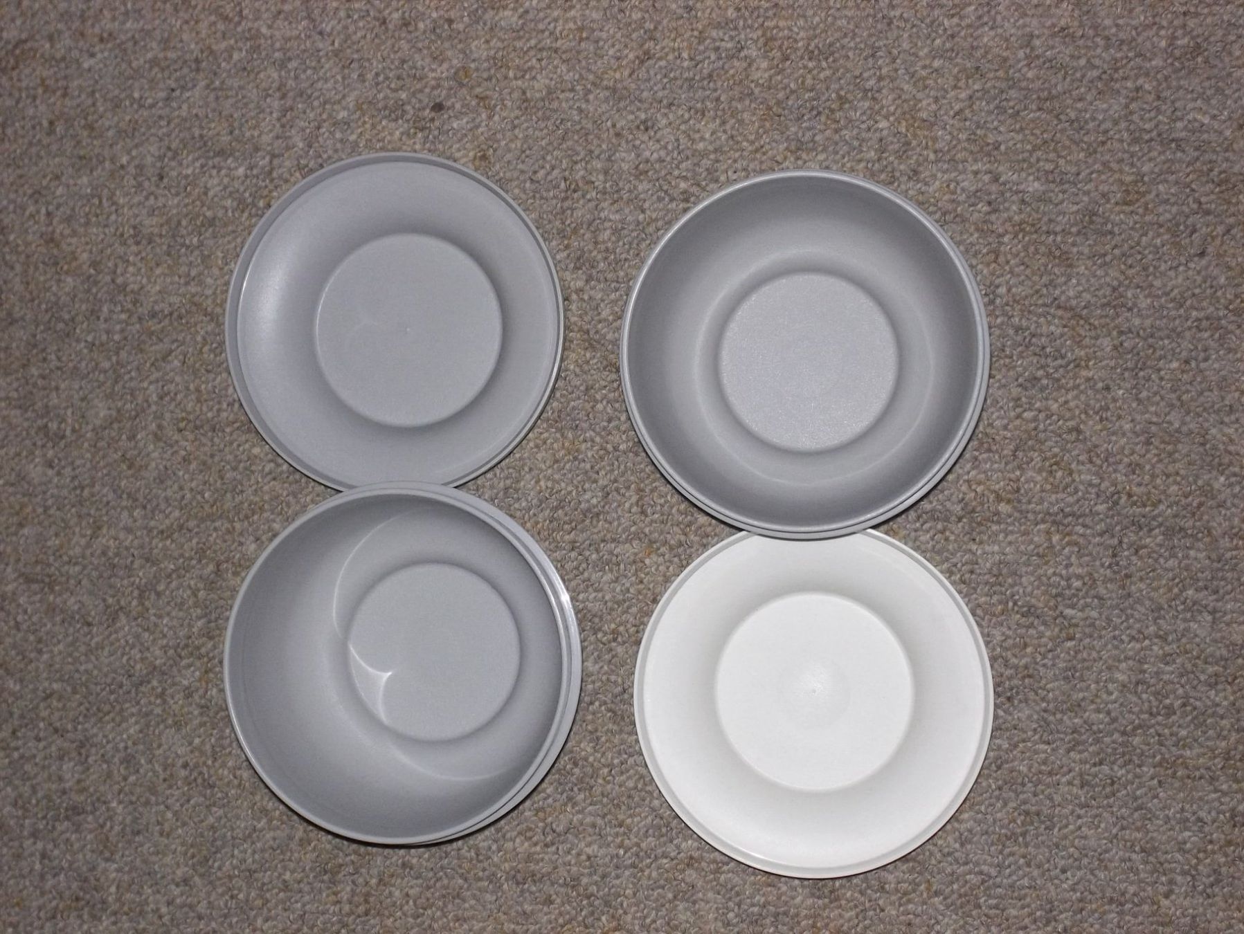 Tupperware Contenitori & Simili: Tupperware Guetzli Behälter / Box – Usato da Kaltbrunn venduto da Cindy99 2