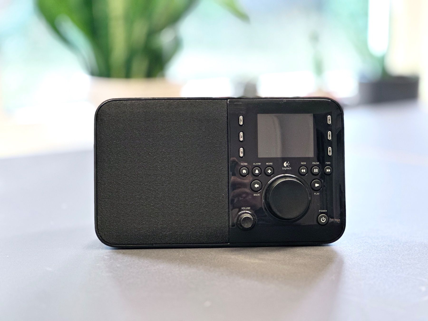 Logitech Radio: Logitech Squeezebox Radio schwarz – Usato da Zürich venduto da ong8