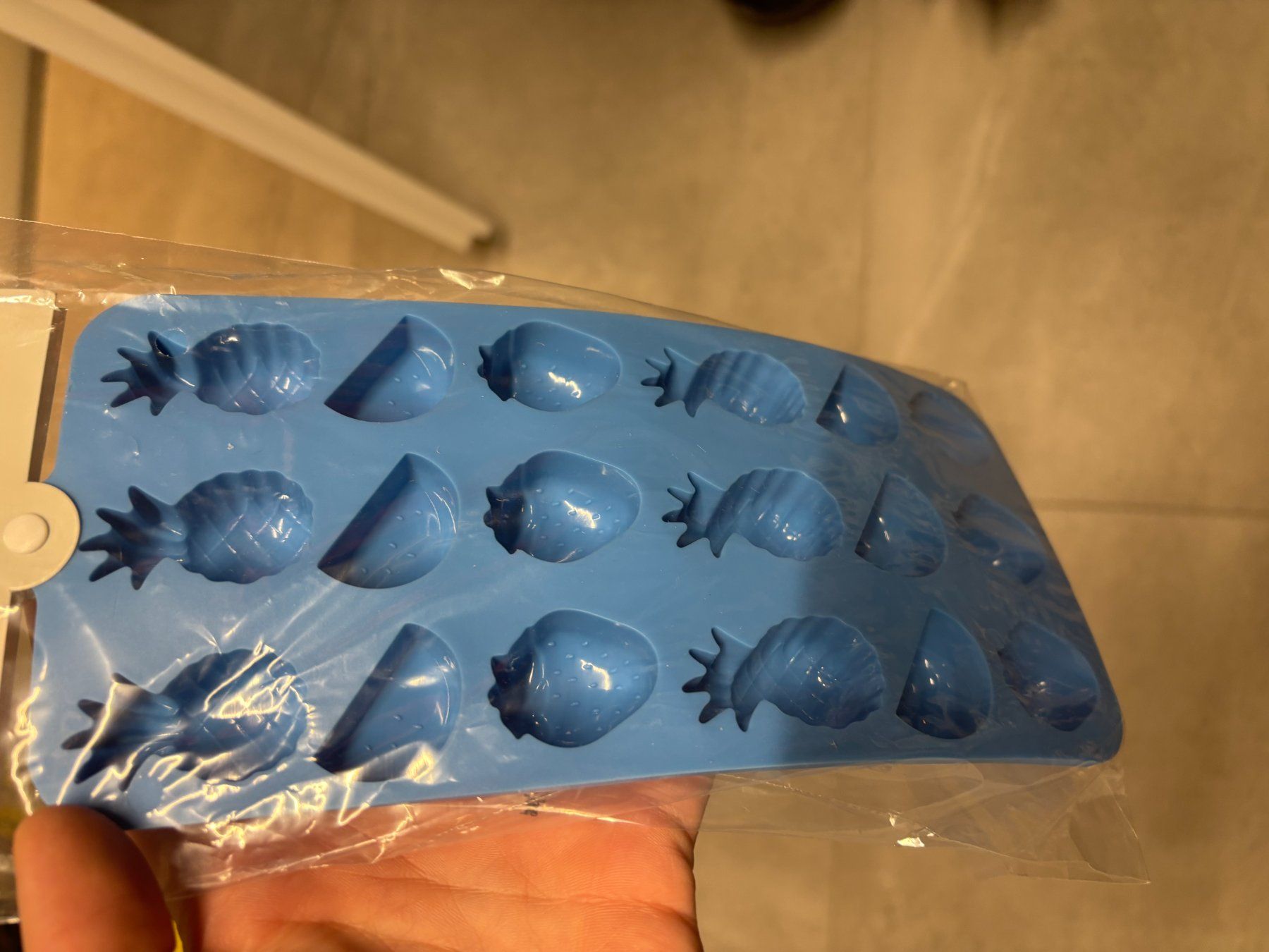 Teglie da forno: Bac a glaçons silicone neuf ananas pastèque – Nuovo (secondo la descrizione) da Salvenach venduto da gwenwywar