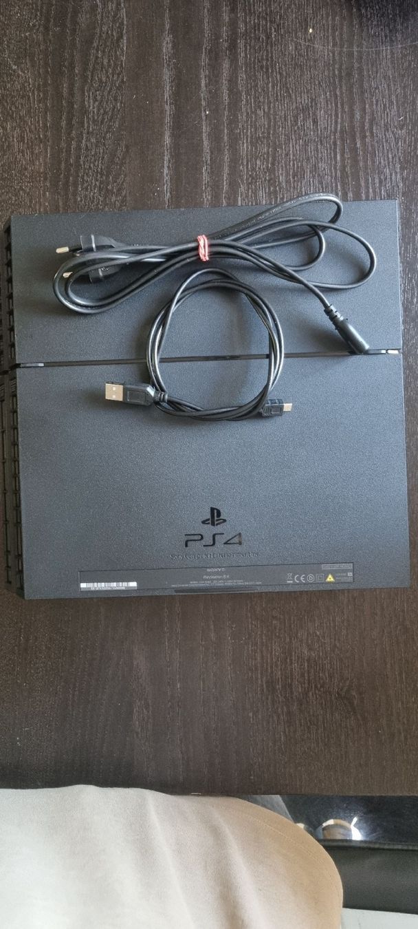 Sony Console: Excellent Playstation 4  with 1 controller ! – Usato da Allschwil venduto da NDSS9483 1