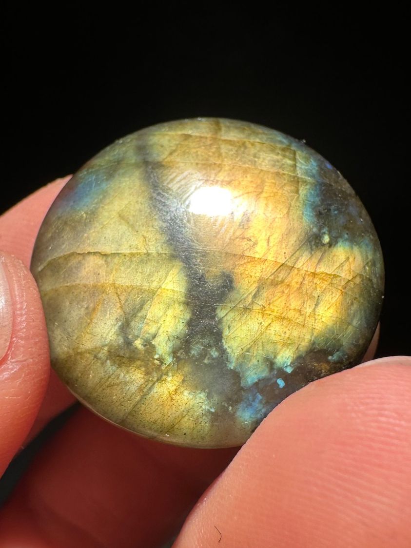 Minerali & Pietre curative: EIN Labradorit Cabochon, zufällig ausgewählt – Nuovo e nell'imballaggio originale da Männedorf venduto da cab_cb8m 8