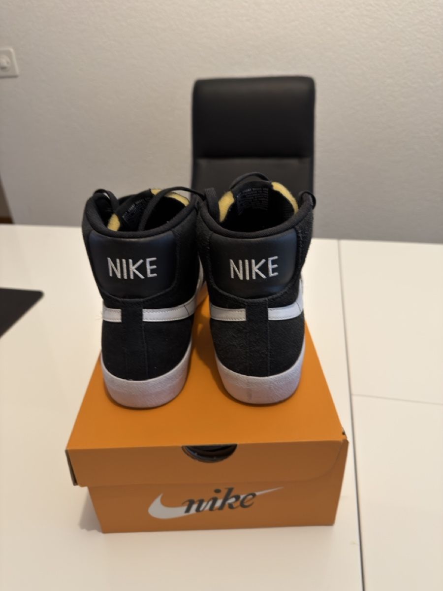 Nike Scarpe da uomo: Nike Blazer MID 77 Suède – Usato da Villars sur glane venduto da Energon2010 1