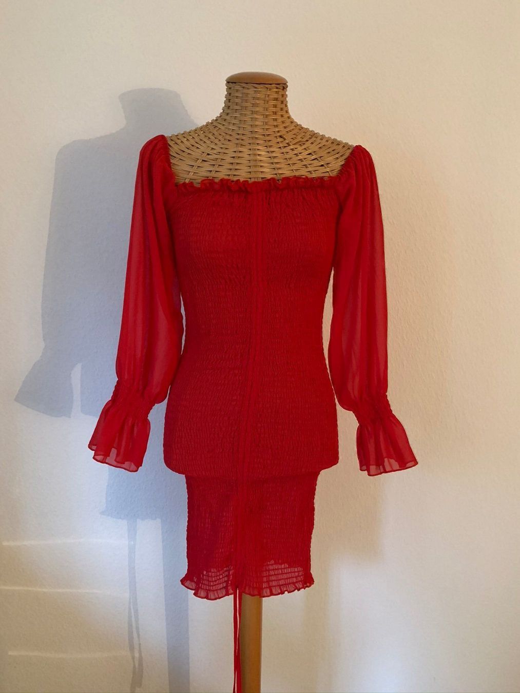 Kleider: Rotes Stretch Kleid mit Chiffon - S – Gebraucht aus Zürich von Diazaio