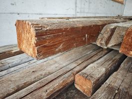 Alte Fichtenbalken / Altholz
