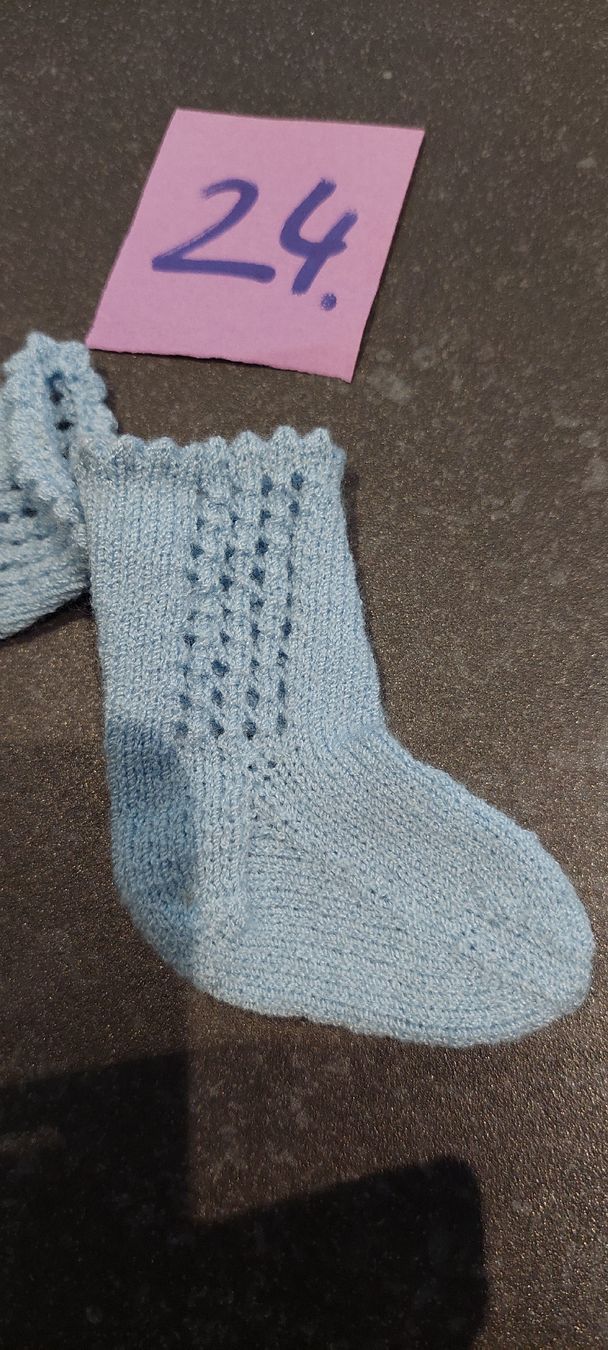 Bambole: Puppensocken hellblau gestrickt neu ungebraucht  – Nuovo (secondo la descrizione) da Muri AG venduto da nindo1 5