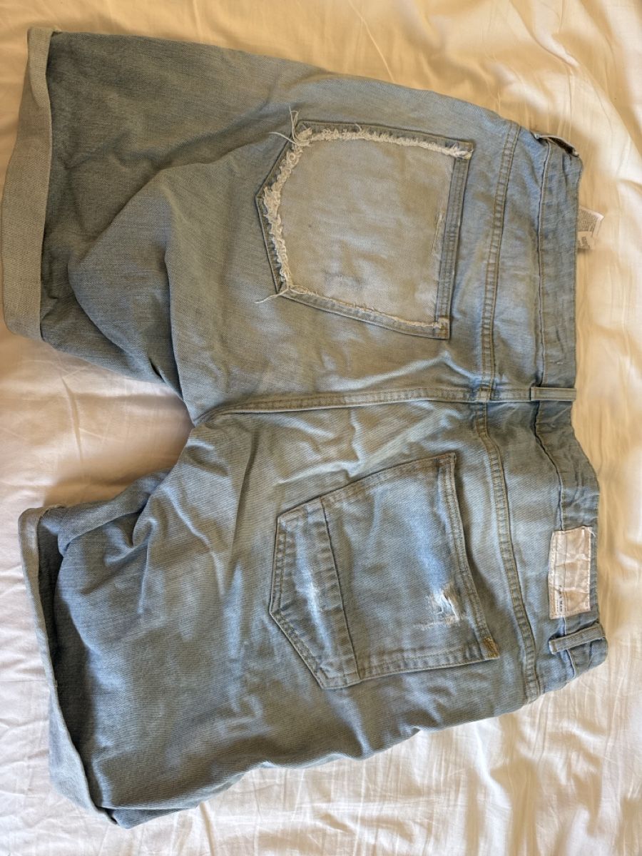 Zara Jeans: Jeans Shorts im used look – Usato da St. Gallen venduto da syna_99 2