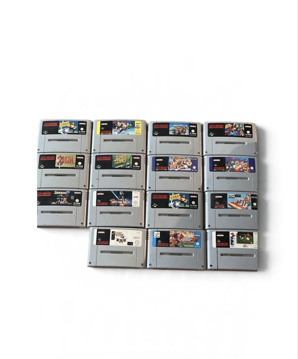 Nintendo Console: Super Nintendo SNES PAL,15 Spiele, 2 Controller – Usato da Weinfelden venduto da suzanaa.9 3