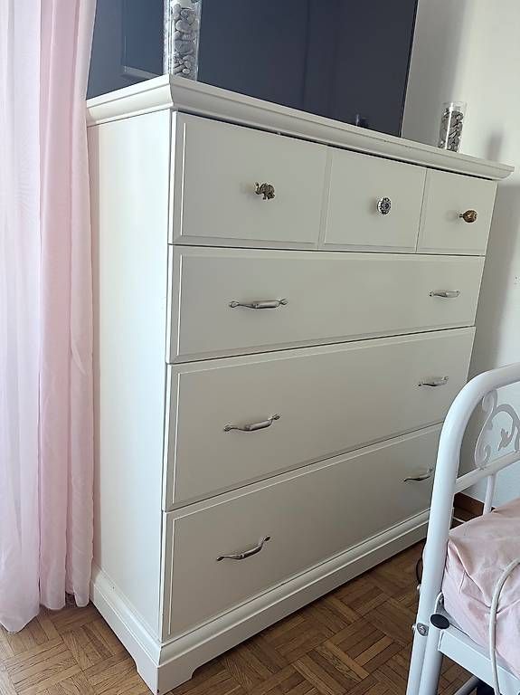 Commodes: Elegante weiße Kommode aus Holz  – D'occasion à Niederuzwil par Aurora_88
