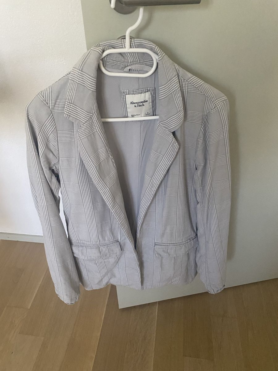 Completi & Tailleur: Blazer gris abercrombie – Usato da Bussigny venduto da Pauline.dbs