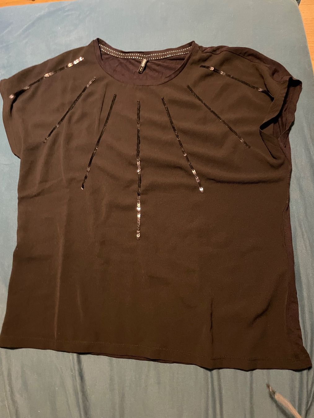 Only Tops: ONLY Shirt, schwarz, Grösse L – Gebraucht aus Bülach von bjoernbenny