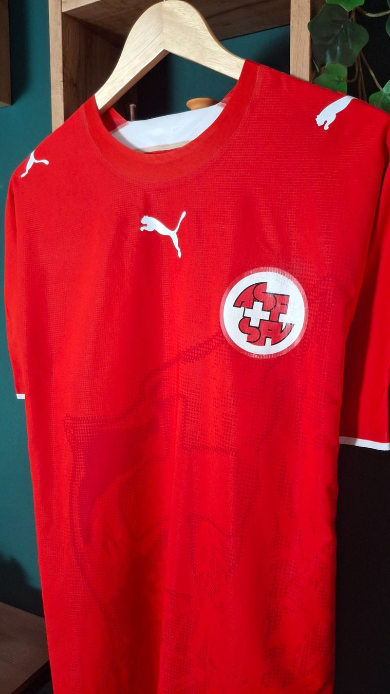 Schweizer Nati Canottiere & Pantaloni: Switzerland Nati world cup 2006 puma player version – Usato da Yverdon-les-Bains venduto da flo_8fgr 1
