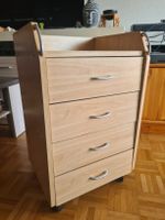 Schubladenschrank auf Rollen