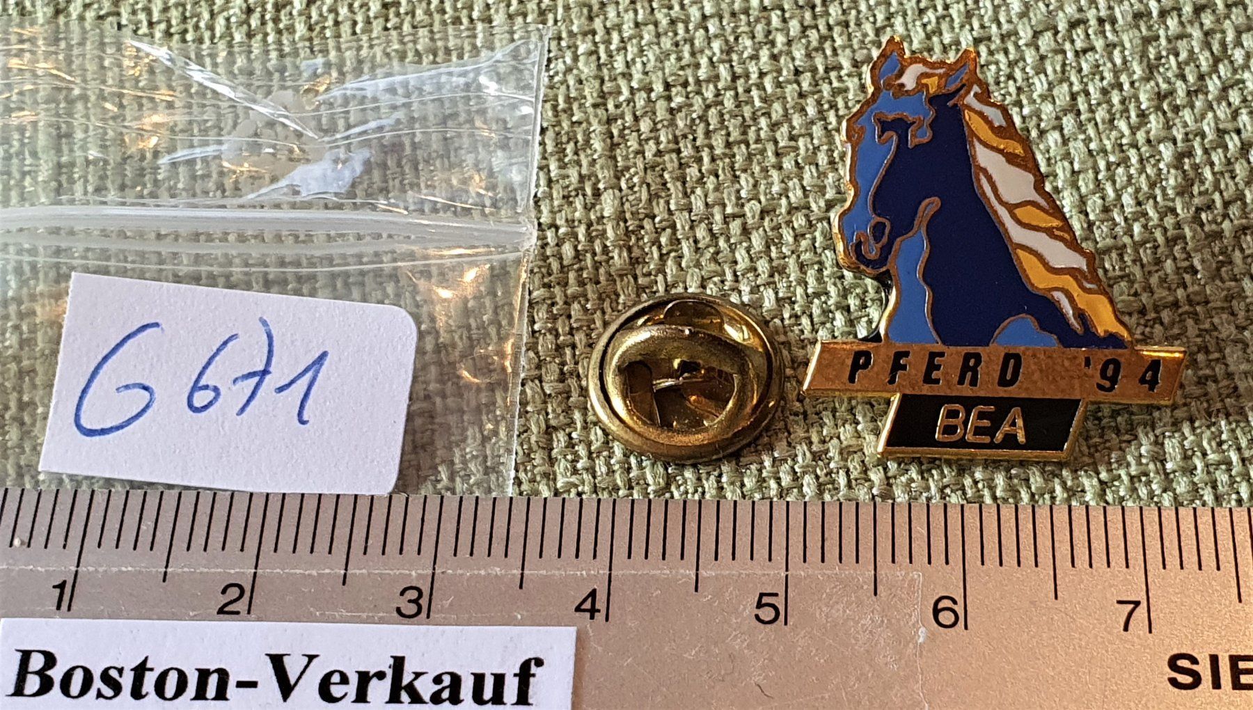 Placchette & Badge: G671 - Pin Pferd '94 - Kopf BEA – Usato da Reinach BL venduto da Boston-Verkauf 1