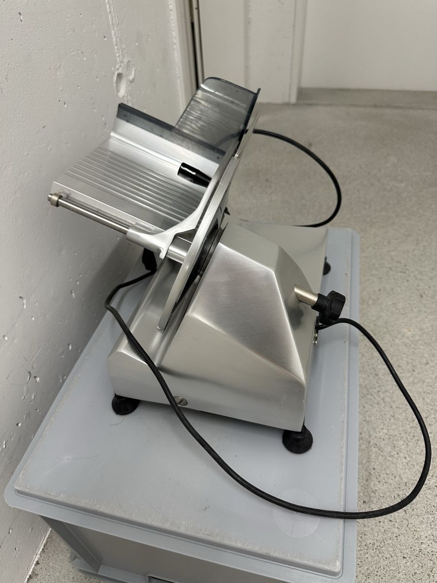 Elettrodomestici da cucina: Aufschnittmaschine Gastro – Usato da Ebikon venduto da Gaenggeliwaar 3