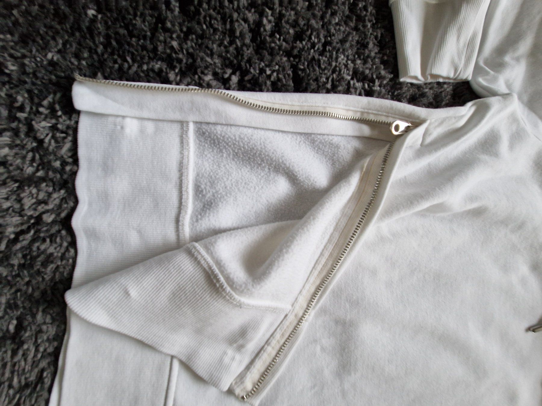Esprit Maglioni & Felpe: Kapuzensweatshirt – Usato da Wiesendangen venduto da bano1900 2