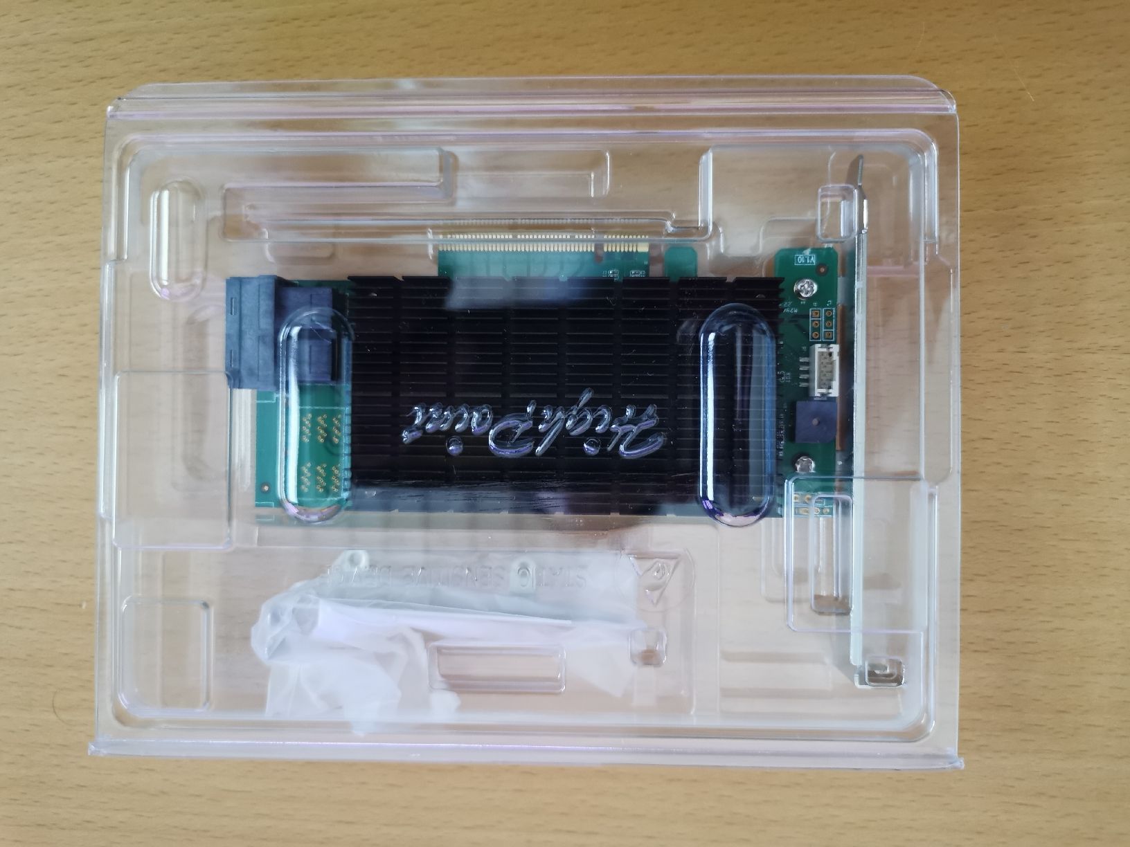 Componenti elettronici: HighPoint RR3720C RAID Controller 8-Port SAS/SATA New – Nuovo (secondo la descrizione) da Payerne venduto da mmarguet 1