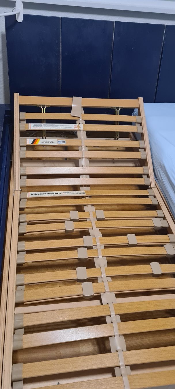 Lits: Bett (Holz)  – D'occasion à Libingen par han_cs2x 1