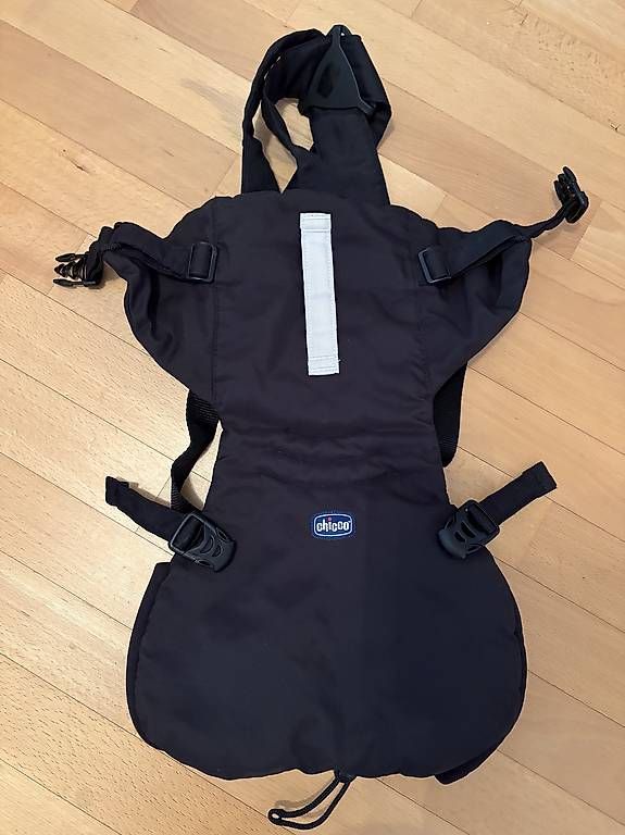 Chicco Marsupi portabebè: Babytrage Chicco Easy fit + Babynest – Nuovo (secondo la descrizione) da Biel-Benken BL venduto da AngiSchaefer