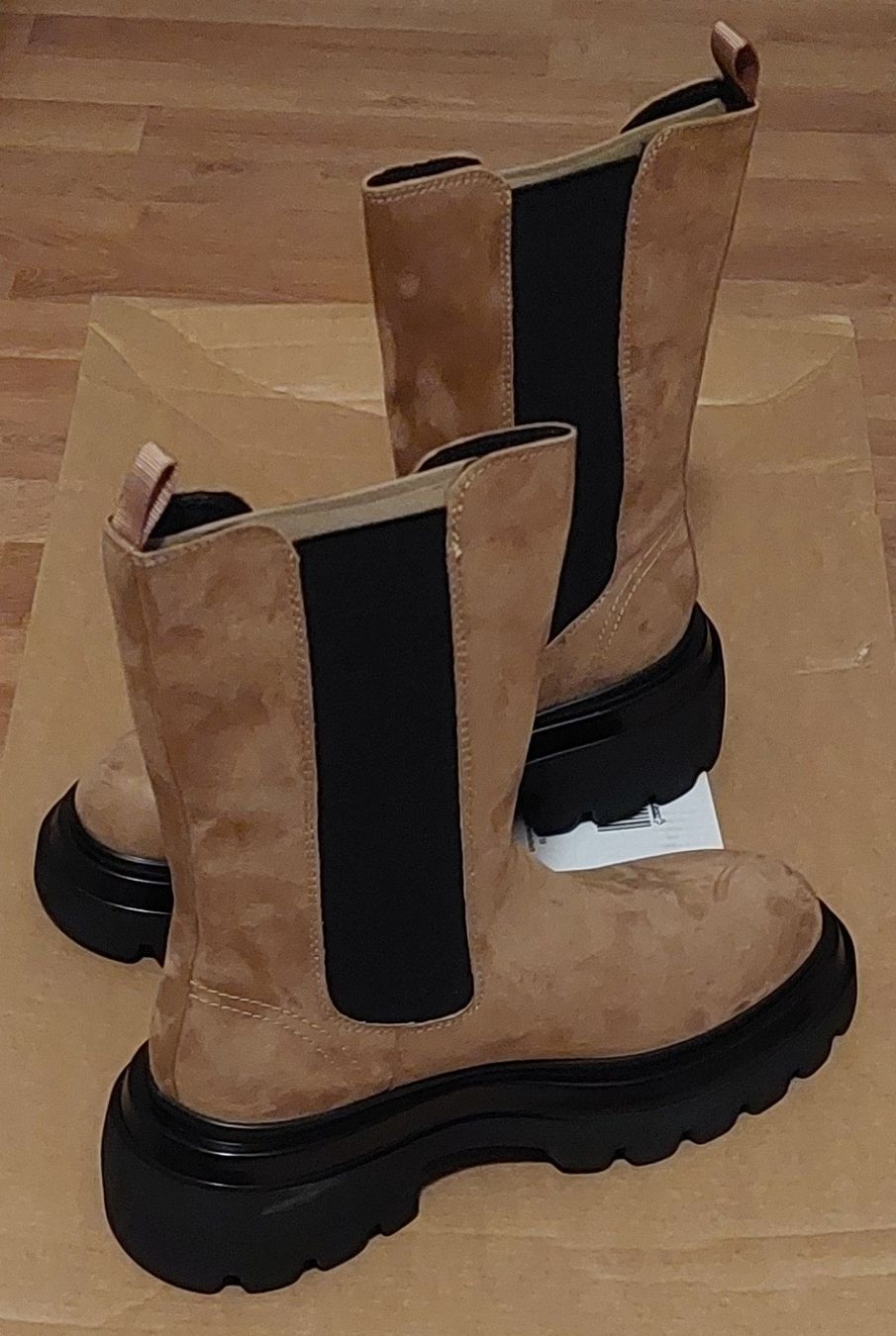 Damenschuhe: Stiefel – Neu und originalverpackt aus Wislikofen von Ana.Gomes 3
