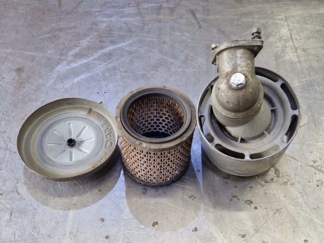 Motori: MAG Motor Luftfilter kpl. – Usato da Niederwil AG venduto da Maeder_AG 2