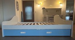 Bett mit Auszieh-Schublade (120x190 cm) in gutem Zustand
