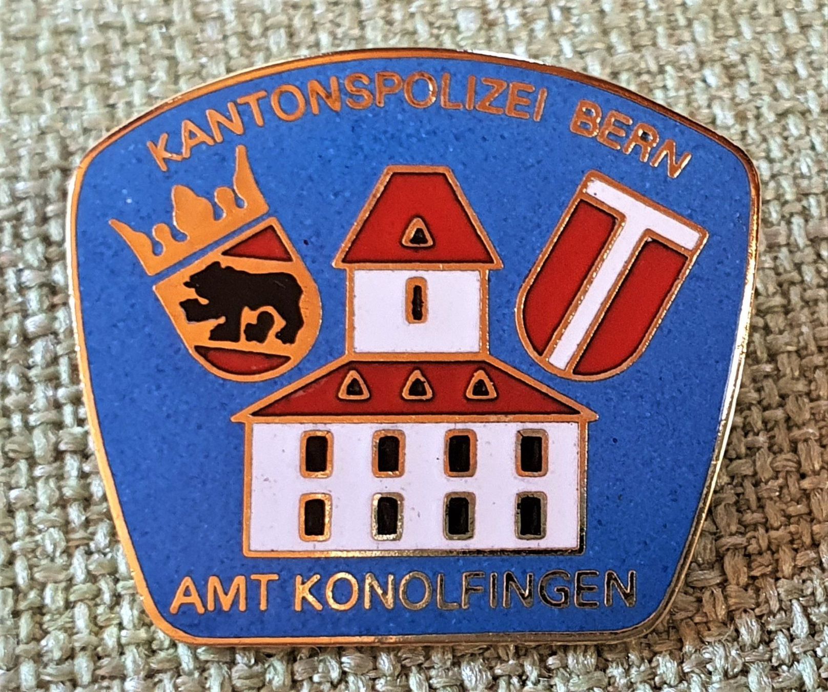 Pins: E409 Kantonspolizei Bern Amt Konolfingen – Gebraucht aus Reinach BL von Boston-Verkauf