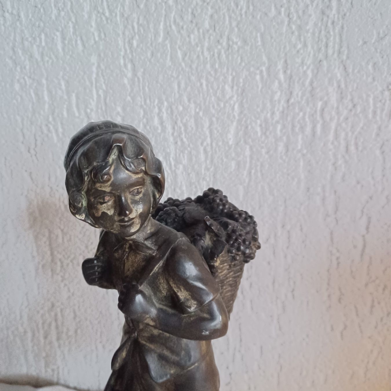 Skulpturen & Statuen: hübsche  antike Mädchenfigur 30 cm gross – Gebraucht aus Abtwil SG von luupsy 2