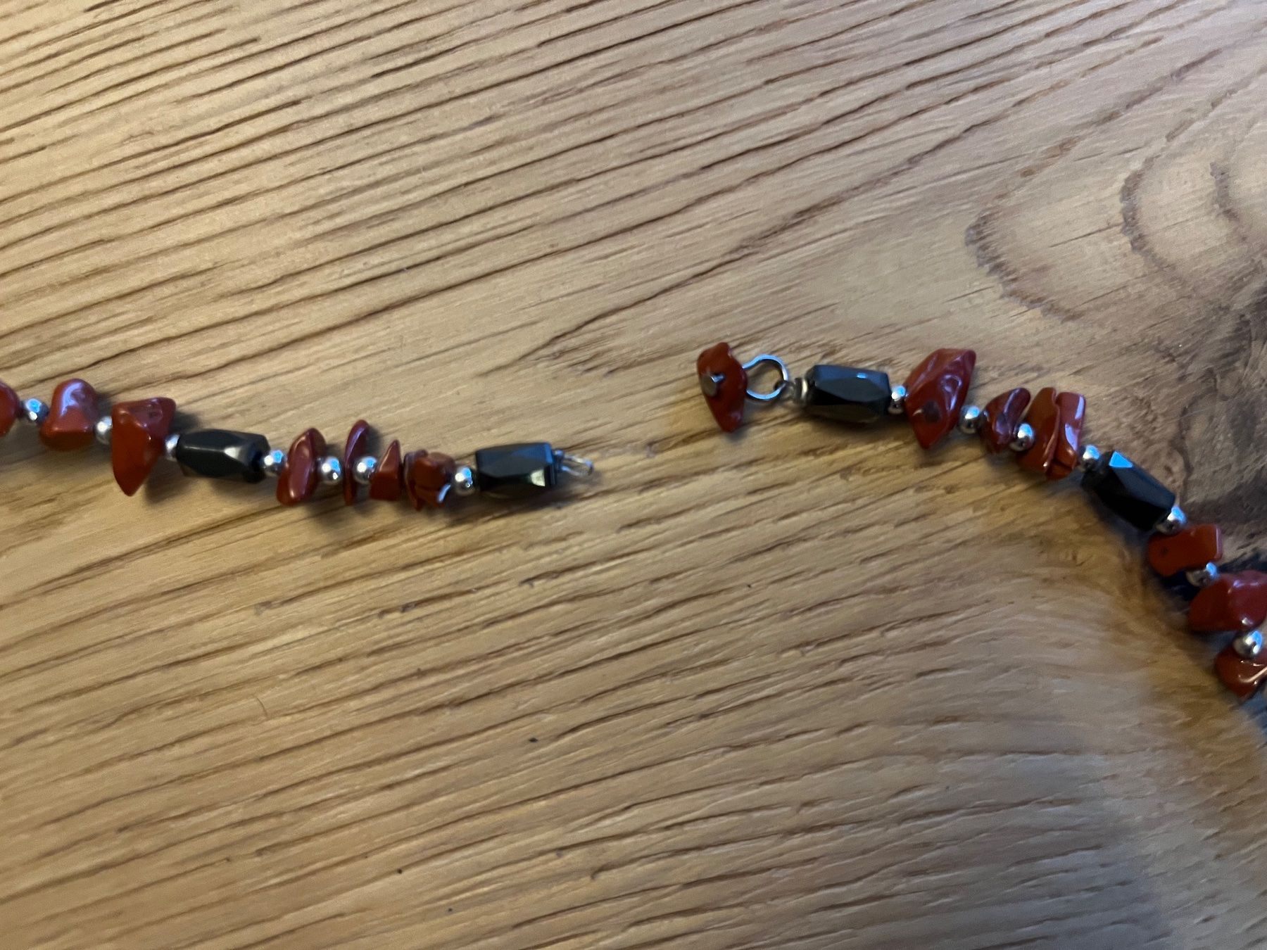 Catenine: Formbare Steinkette rot Jaspis mit Magnetperlen – Usato da Gümligen venduto da blackberrys 2