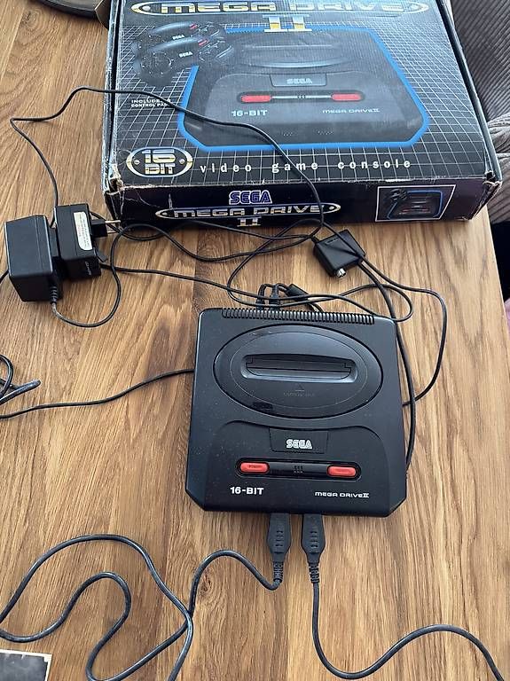 Konsolen: Sega Megadrive 2 mit spielen – Gebraucht aus Tuggen von 2012prague 1
