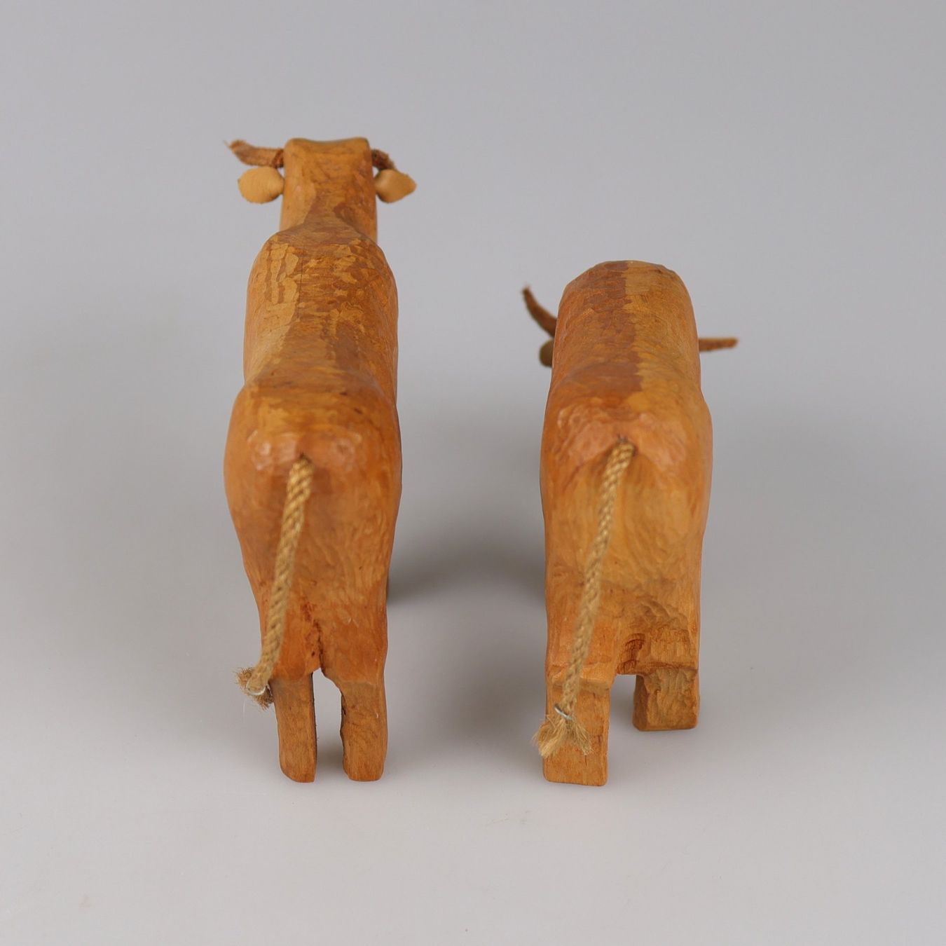 Figuren: Traditionelle Schweizer Holzkühe "Chüeli" – Gebraucht aus Volketswil von brockipfannenstil 3