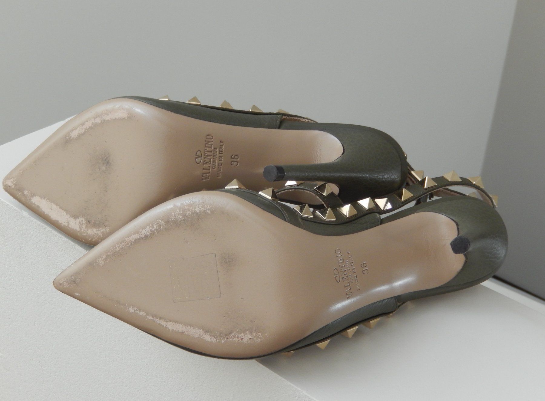 Valentino Scarpe da donna: Orig. VALENTINO Rockstud Pumps Gr. 36 kh – Usato da Tuggen venduto da vivira 5