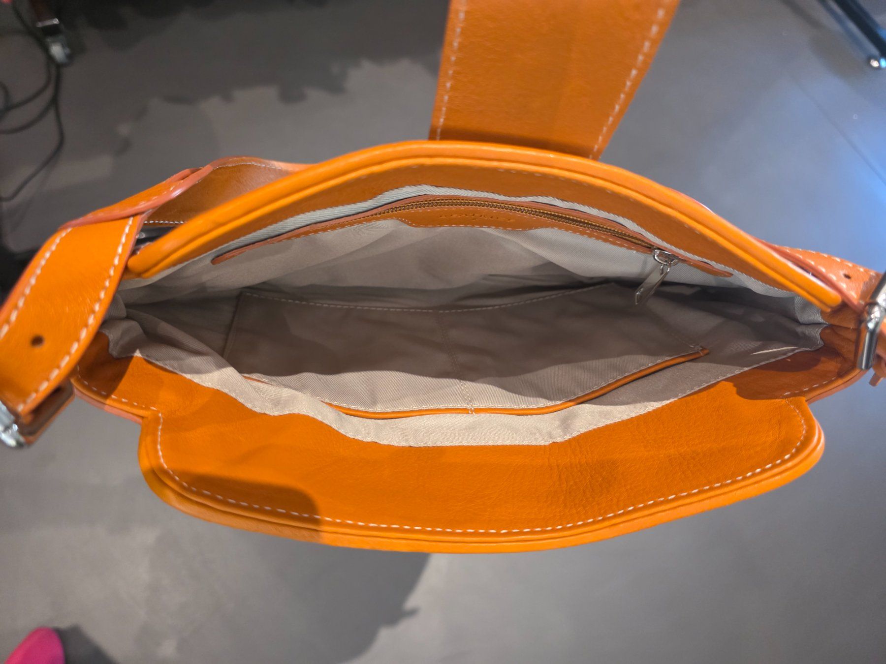 Borse da donna: Beatrice B. Leinen-Leder Tasche – Usato da Zürich venduto da ANU-AnimalsNeedUs 3