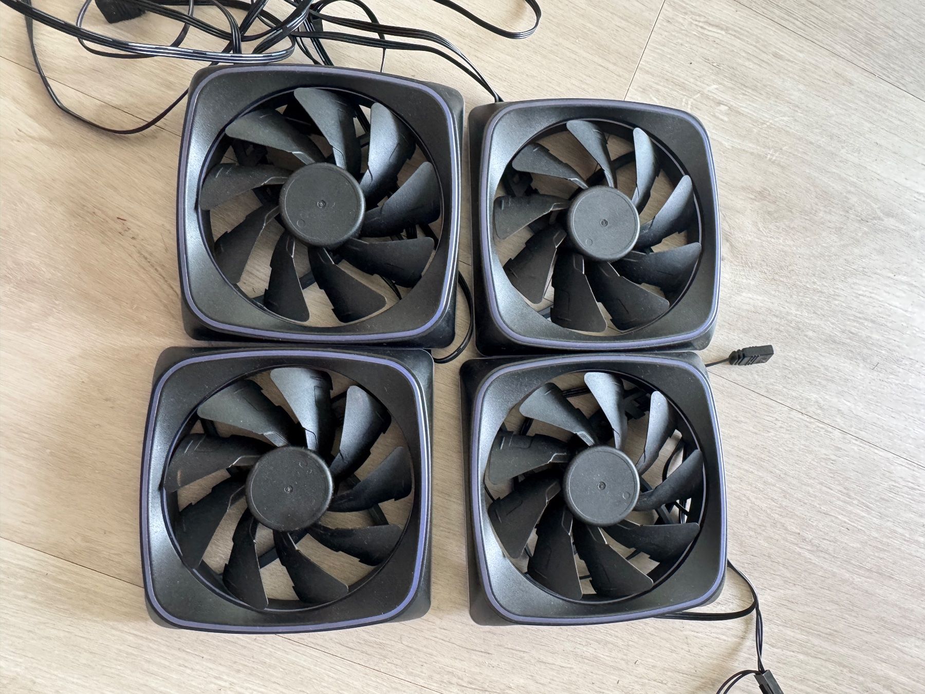Ventilatoren: PC fans, RGB 120mm, multi couleur – Gebraucht aus Neuchatel von Mr-Nobody