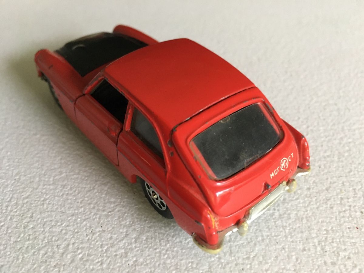 Corgi Toys Voitures modèles: Corgi MGC GT – D'occasion à Grellingen par Toyhamster 1