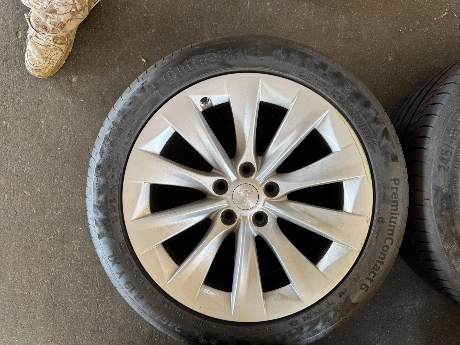 Tesla Felgen: Tesla Model X Räder – Gebraucht aus Basel von rav_csh6 3