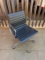 Vitra Eames EA117 Bürostuhl, Leder, sehr guter Zustand