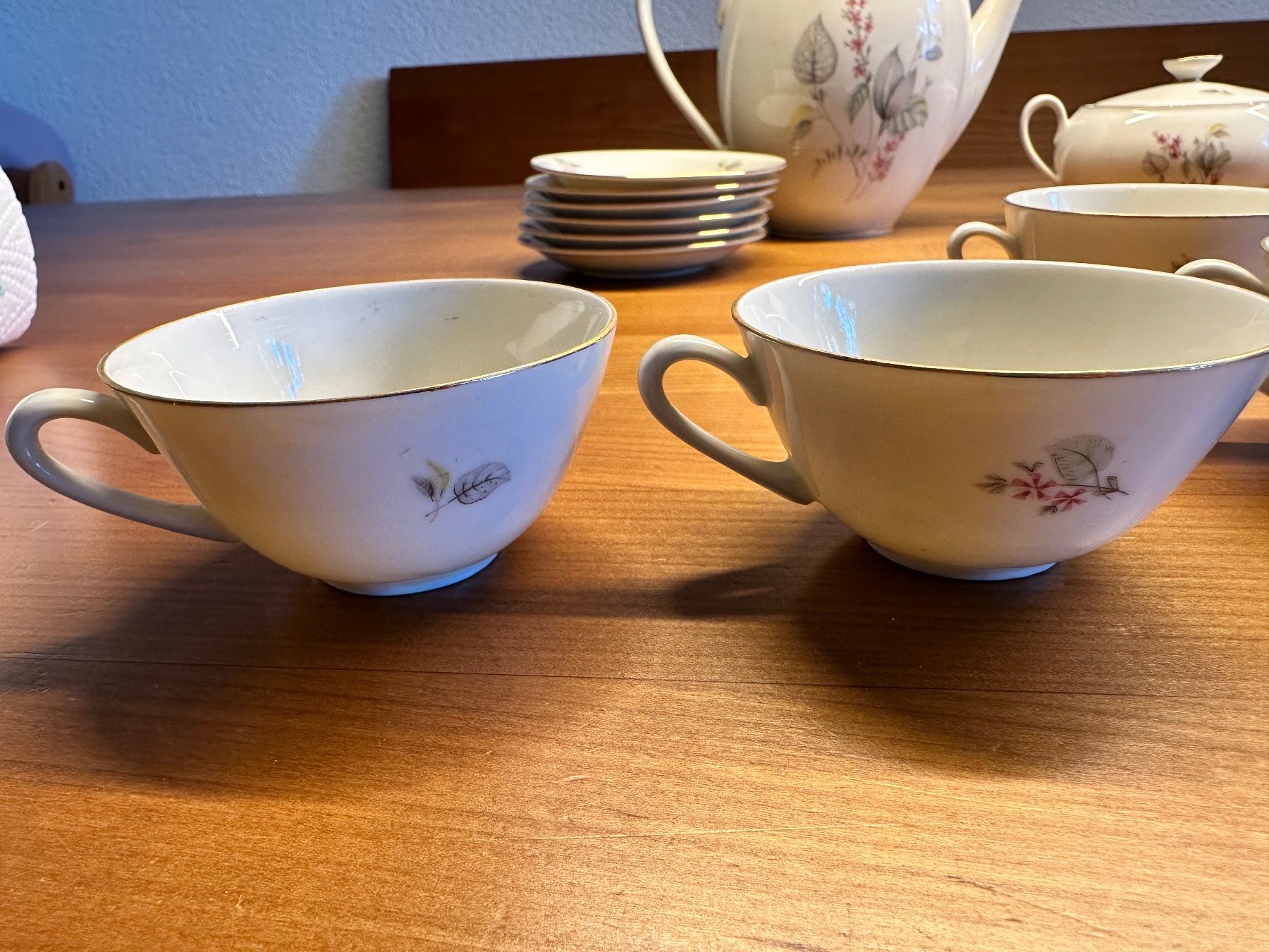 Geschirrsets: Kaffeeservice mit Blumenmuster – Gebraucht aus Bülach von Jubet 4