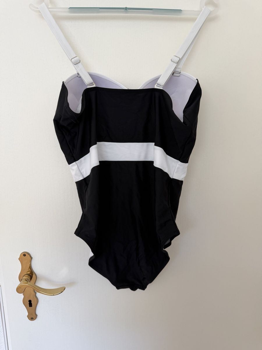 Costumi da bagno & Bikini: Badeanzug Grösse XL – Nuovo (secondo la descrizione) da Schübelbach venduto da Sambodscha 1