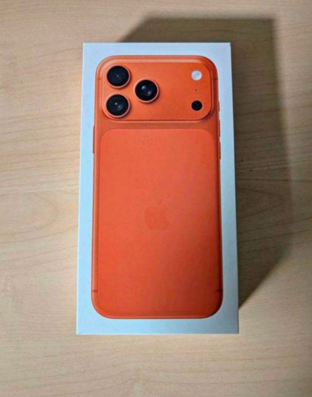 Apple Telefoni cellulari / Smartphones: iPhone 17 pro max 512 GB neu – Nuovo e nell'imballaggio originale da Zollikofen venduto da hor_x9zy