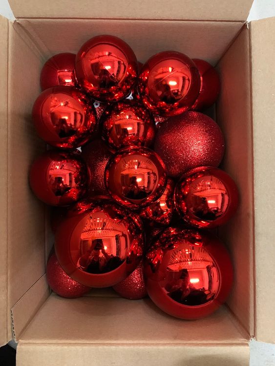 Christbaumkugeln rot (Plastik, zT mit Glitzer) Kaufen auf Ricardo