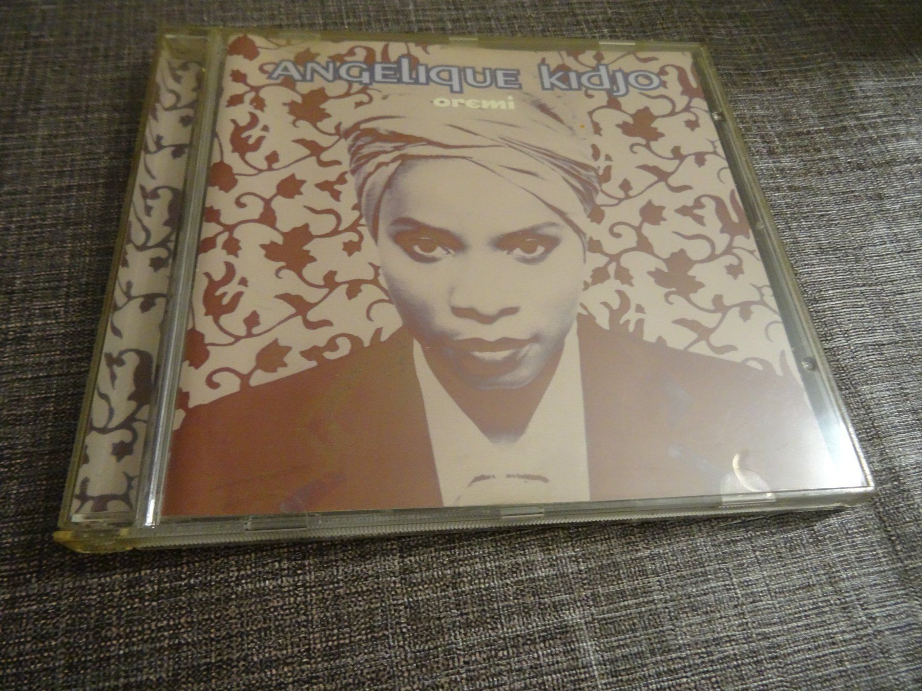 CD: Angelique Kidjo OREMI CD – Usato da Olten venduto da Disc-Ausverkauf